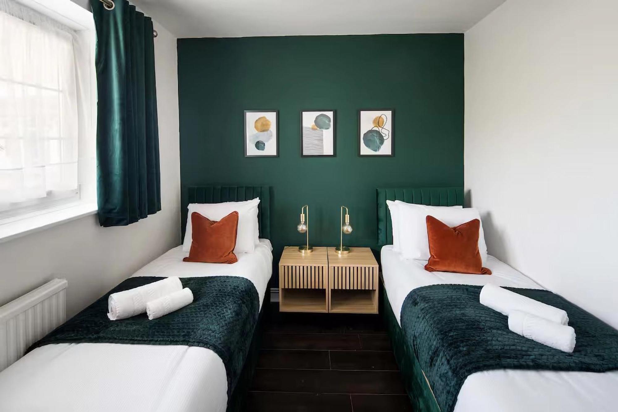 Stylish 2br - Bridge - Tourist Spot Apartment